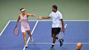 Rohan Bopanns and Aldila Sutjiadi are through to the last four at Flushing Meadows after a win over Matt Ebden/ Barbora Krejcikova
